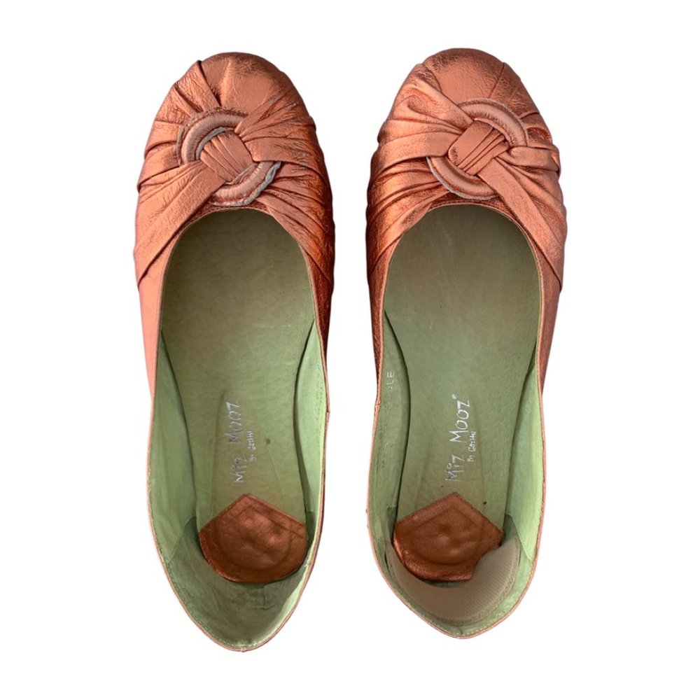 MIZ MOOZ  Size 9, Flat heel, Copper color